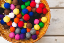 Load image into Gallery viewer, Set of 110 Felt Balls